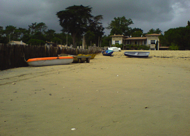 Villa ancienne sur la plage de Piquey