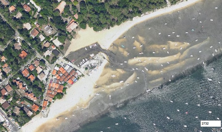 Quelques places libres au port de Piquey ?