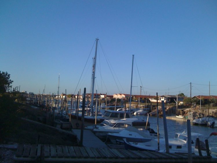 En face de la cabane à Jean, au port de La Teste