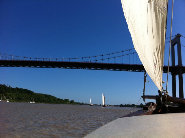 Sous le pont d'Aquitaine : le retour. #fetedufleuve #Bordeaux