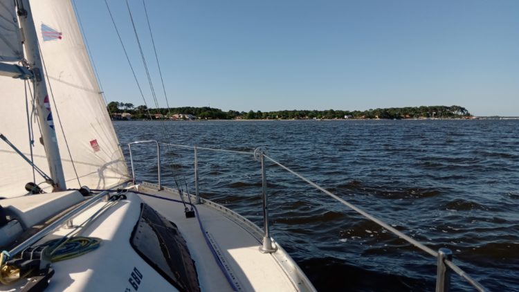 L'arrivée à la voile sur l'estey de madone