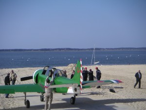 YAK atterrissage d'urgence sur la plage Péreire à Arcachon - Photo : JL2MC